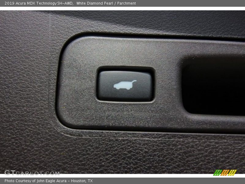 White Diamond Pearl / Parchment 2019 Acura MDX Technology SH-AWD