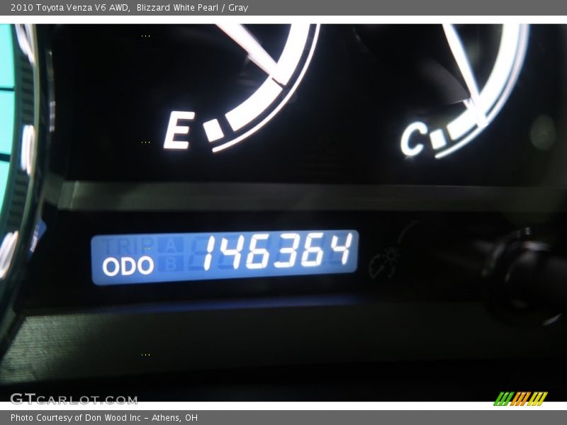 Blizzard White Pearl / Gray 2010 Toyota Venza V6 AWD