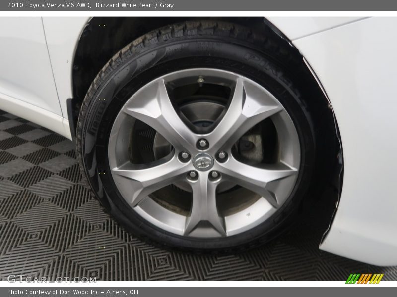 Blizzard White Pearl / Gray 2010 Toyota Venza V6 AWD