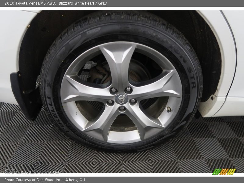 Blizzard White Pearl / Gray 2010 Toyota Venza V6 AWD
