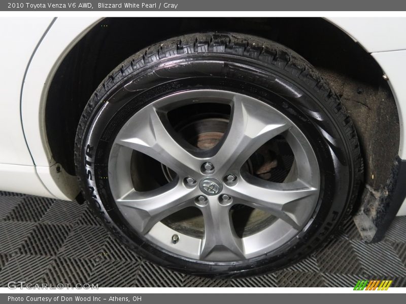 Blizzard White Pearl / Gray 2010 Toyota Venza V6 AWD