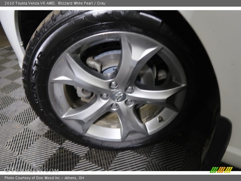 Blizzard White Pearl / Gray 2010 Toyota Venza V6 AWD