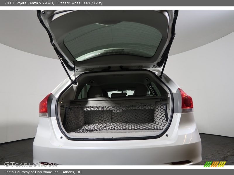 Blizzard White Pearl / Gray 2010 Toyota Venza V6 AWD
