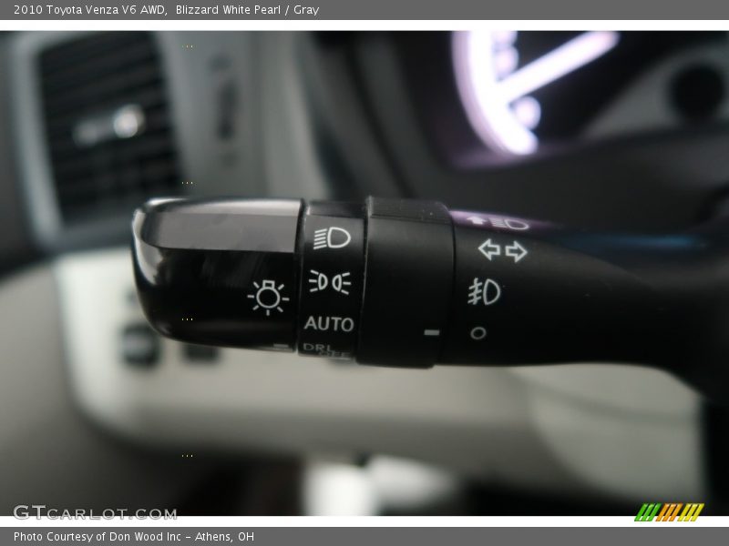 Blizzard White Pearl / Gray 2010 Toyota Venza V6 AWD