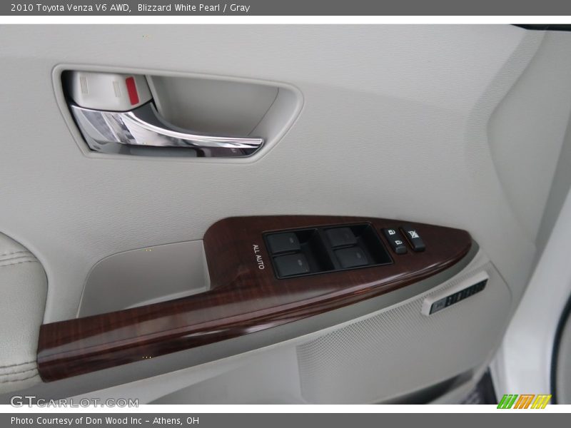 Blizzard White Pearl / Gray 2010 Toyota Venza V6 AWD