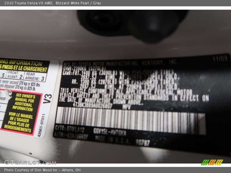 Blizzard White Pearl / Gray 2010 Toyota Venza V6 AWD
