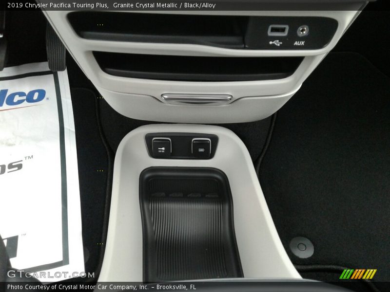 Granite Crystal Metallic / Black/Alloy 2019 Chrysler Pacifica Touring Plus