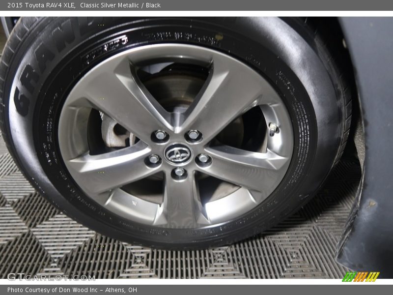 Classic Silver Metallic / Black 2015 Toyota RAV4 XLE