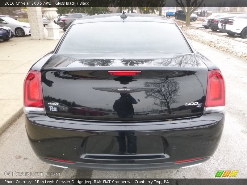 Gloss Black / Black 2016 Chrysler 300 S AWD