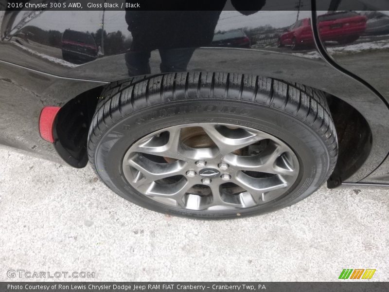 Gloss Black / Black 2016 Chrysler 300 S AWD