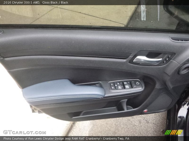 Gloss Black / Black 2016 Chrysler 300 S AWD