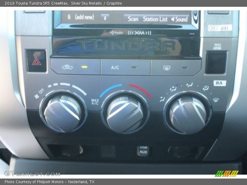 Silver Sky Metallic / Graphite 2019 Toyota Tundra SR5 CrewMax