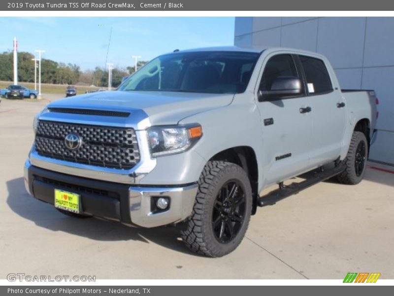 Front 3/4 View of 2019 Tundra TSS Off Road CrewMax