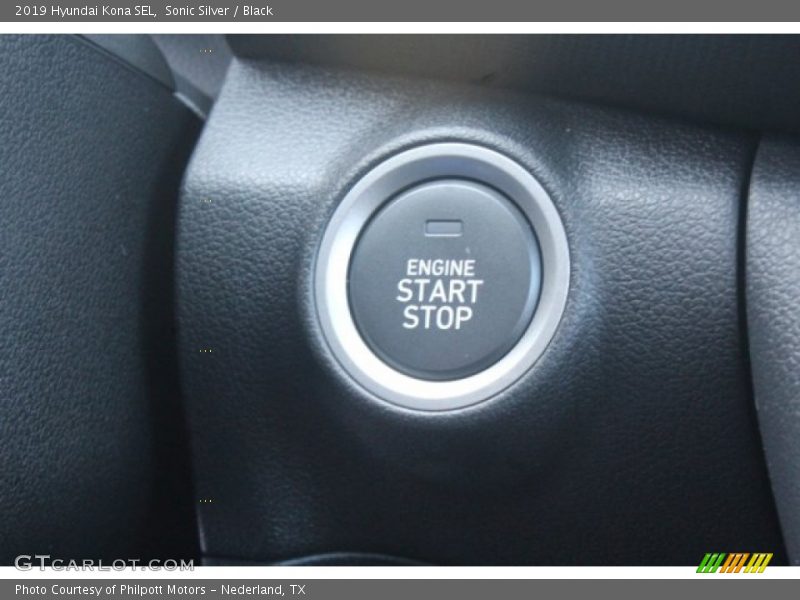 Sonic Silver / Black 2019 Hyundai Kona SEL