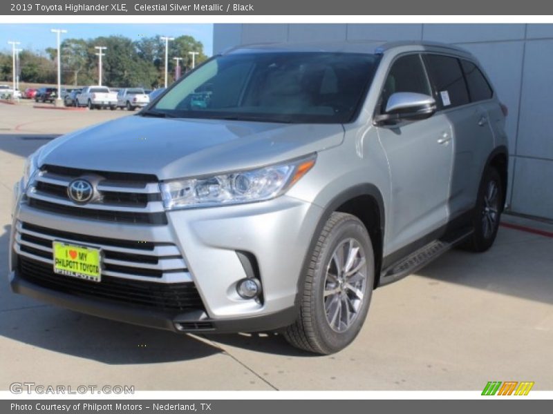Celestial Silver Metallic / Black 2019 Toyota Highlander XLE