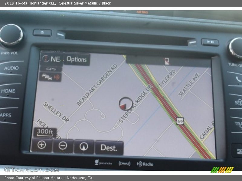 Celestial Silver Metallic / Black 2019 Toyota Highlander XLE