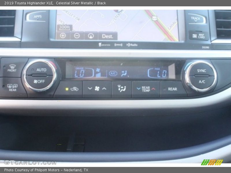 Celestial Silver Metallic / Black 2019 Toyota Highlander XLE