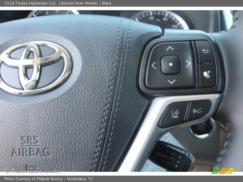 Celestial Silver Metallic / Black 2019 Toyota Highlander XLE