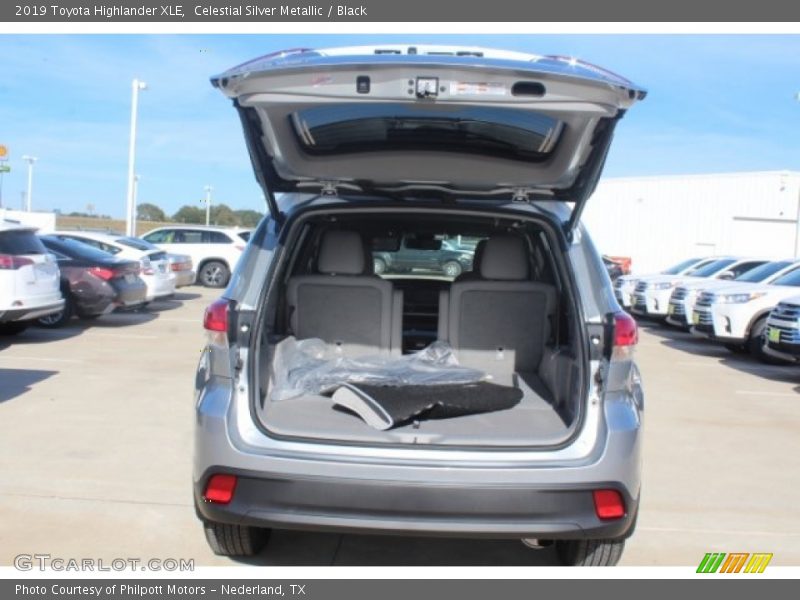 Celestial Silver Metallic / Black 2019 Toyota Highlander XLE