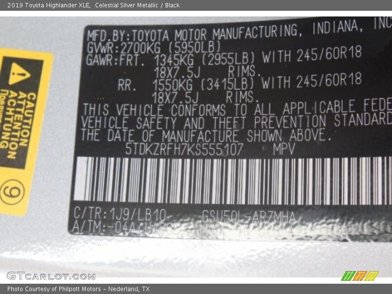 Celestial Silver Metallic / Black 2019 Toyota Highlander XLE