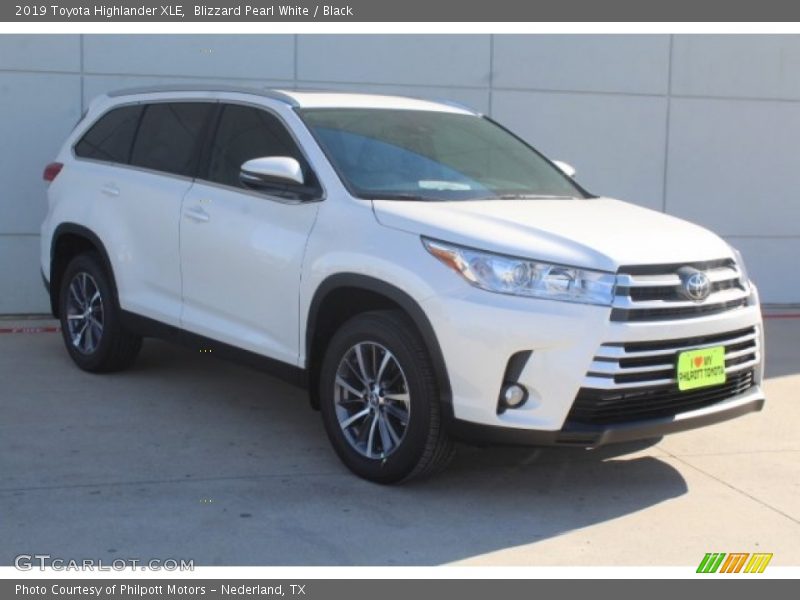 Blizzard Pearl White / Black 2019 Toyota Highlander XLE