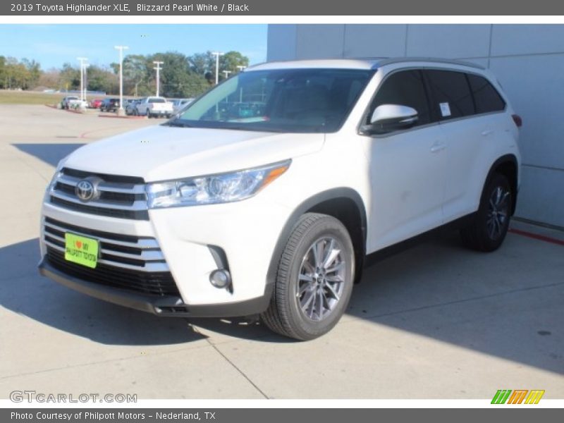Blizzard Pearl White / Black 2019 Toyota Highlander XLE