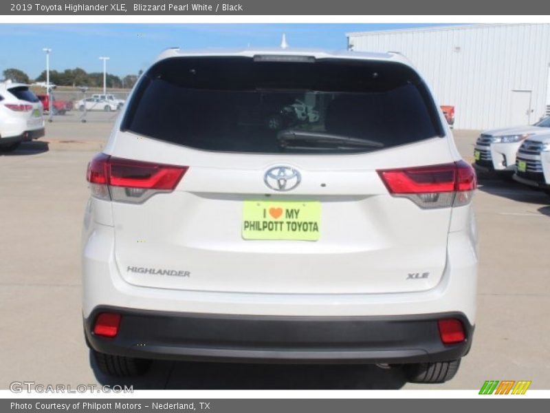 Blizzard Pearl White / Black 2019 Toyota Highlander XLE