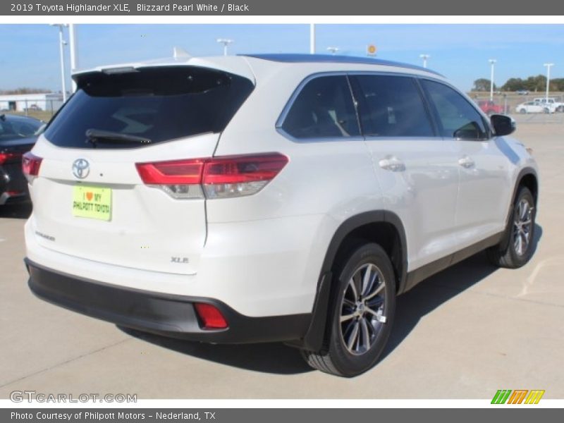 Blizzard Pearl White / Black 2019 Toyota Highlander XLE