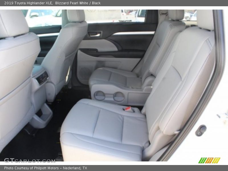 Blizzard Pearl White / Black 2019 Toyota Highlander XLE