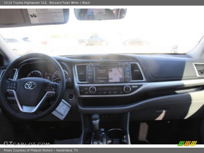 Blizzard Pearl White / Black 2019 Toyota Highlander XLE