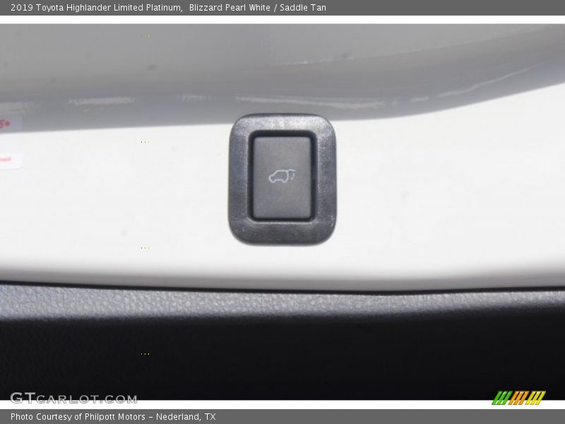 Blizzard Pearl White / Saddle Tan 2019 Toyota Highlander Limited Platinum
