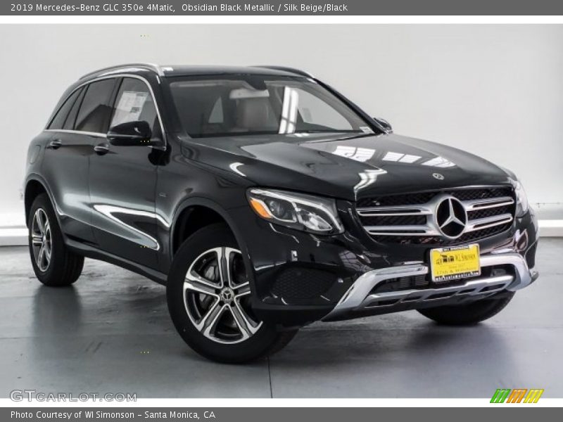 Front 3/4 View of 2019 GLC 350e 4Matic