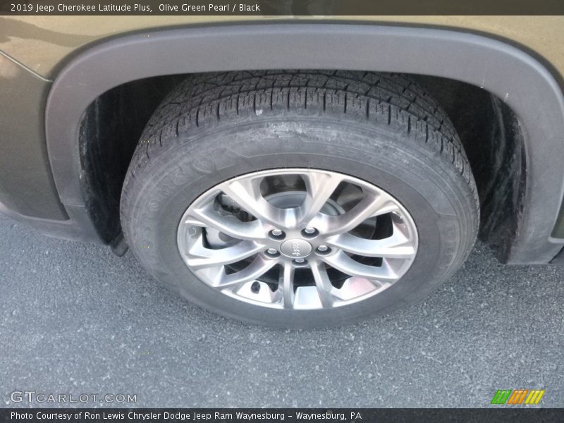 Olive Green Pearl / Black 2019 Jeep Cherokee Latitude Plus