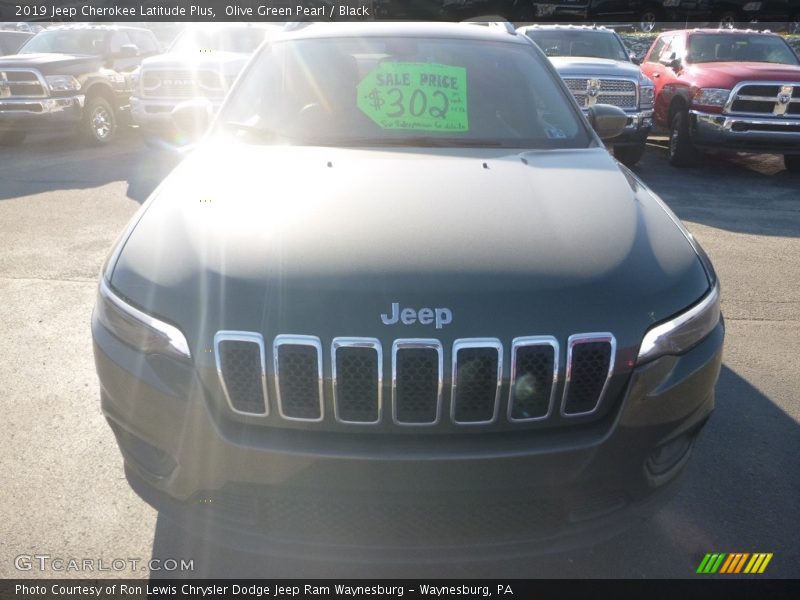Olive Green Pearl / Black 2019 Jeep Cherokee Latitude Plus