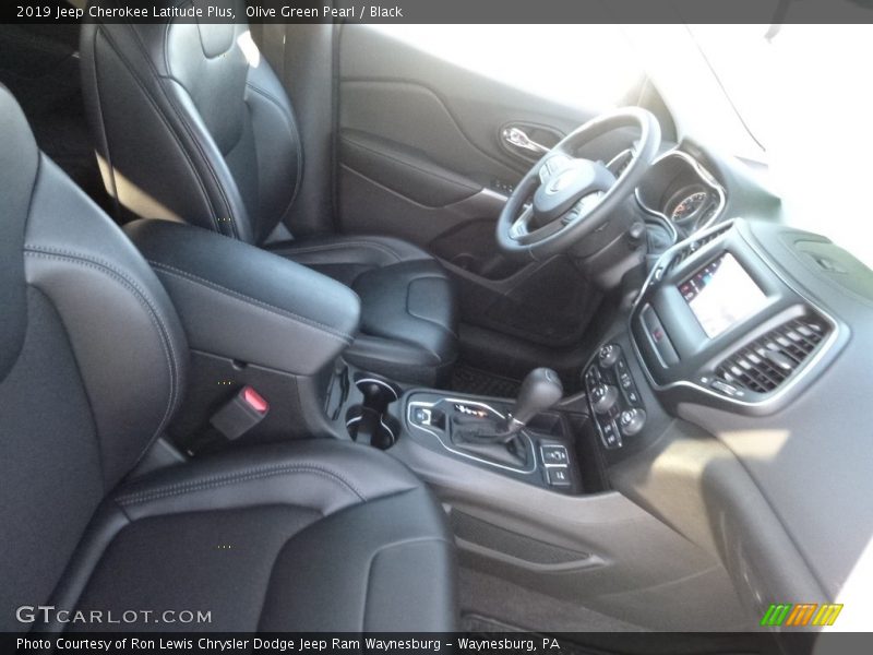 Olive Green Pearl / Black 2019 Jeep Cherokee Latitude Plus