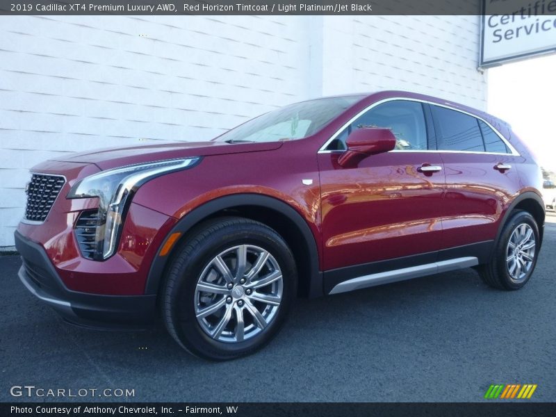 Front 3/4 View of 2019 XT4 Premium Luxury AWD