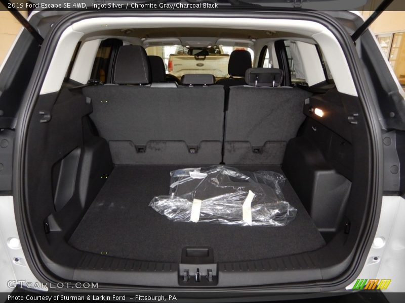 Ingot Silver / Chromite Gray/Charcoal Black 2019 Ford Escape SE 4WD