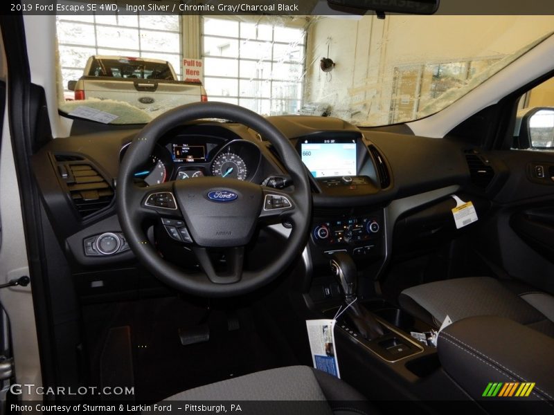 Ingot Silver / Chromite Gray/Charcoal Black 2019 Ford Escape SE 4WD