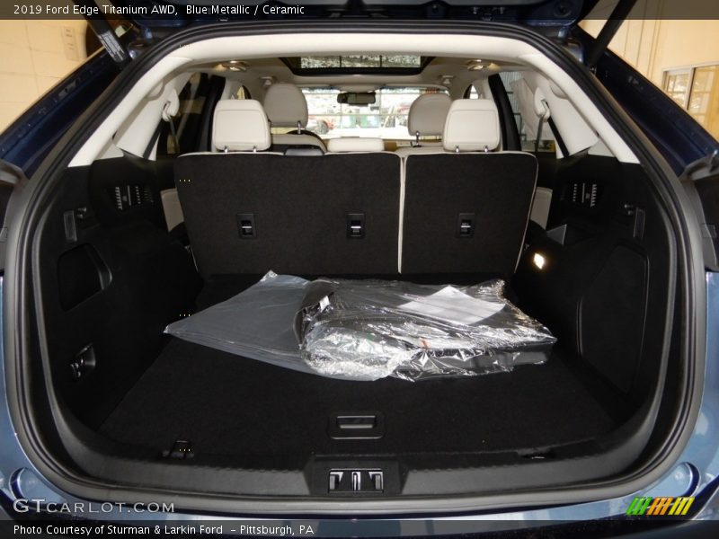Blue Metallic / Ceramic 2019 Ford Edge Titanium AWD