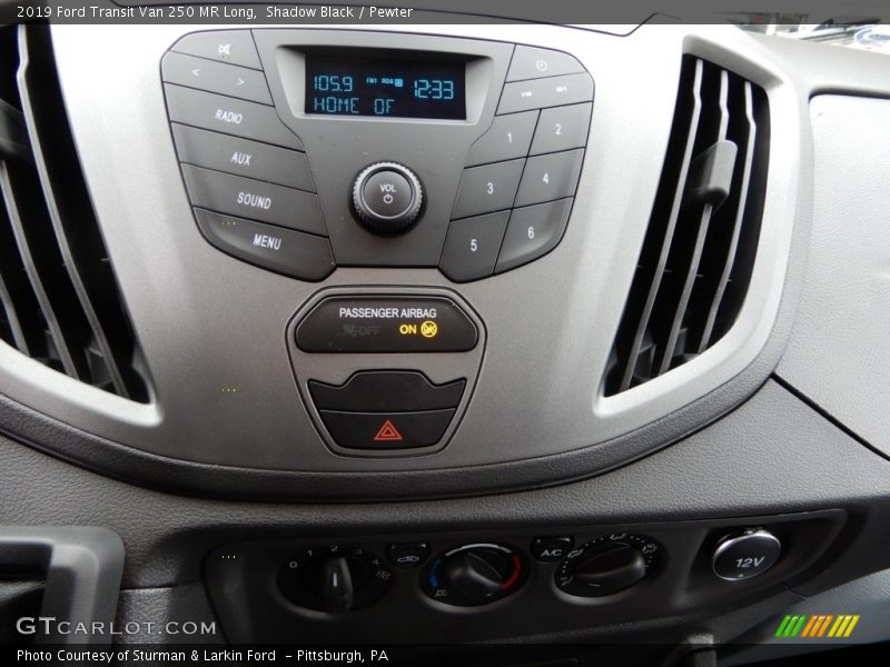 Controls of 2019 Transit Van 250 MR Long