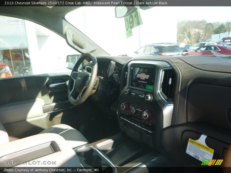 Iridescent Pearl Tricoat / Dark Ash/Jet Black 2019 Chevrolet Silverado 1500 LTZ Crew Cab 4WD