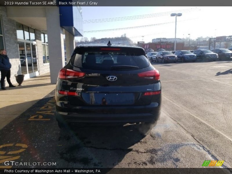 Black Noir Pearl / Gray 2019 Hyundai Tucson SE AWD