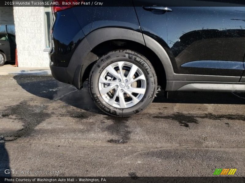Black Noir Pearl / Gray 2019 Hyundai Tucson SE AWD