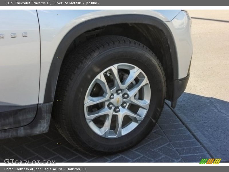 Silver Ice Metallic / Jet Black 2019 Chevrolet Traverse LS