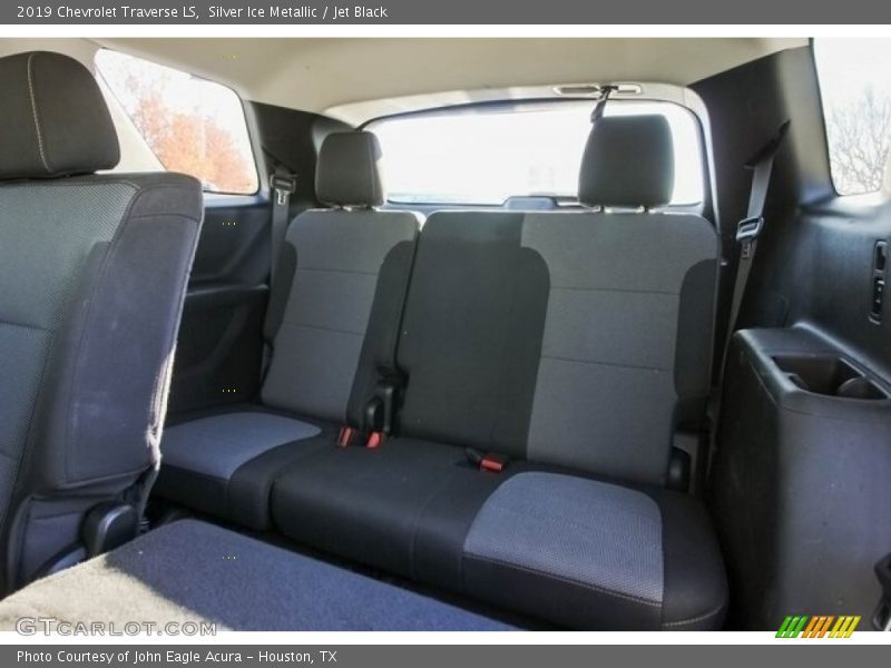 Silver Ice Metallic / Jet Black 2019 Chevrolet Traverse LS