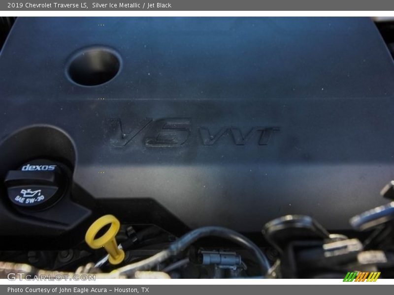 Silver Ice Metallic / Jet Black 2019 Chevrolet Traverse LS