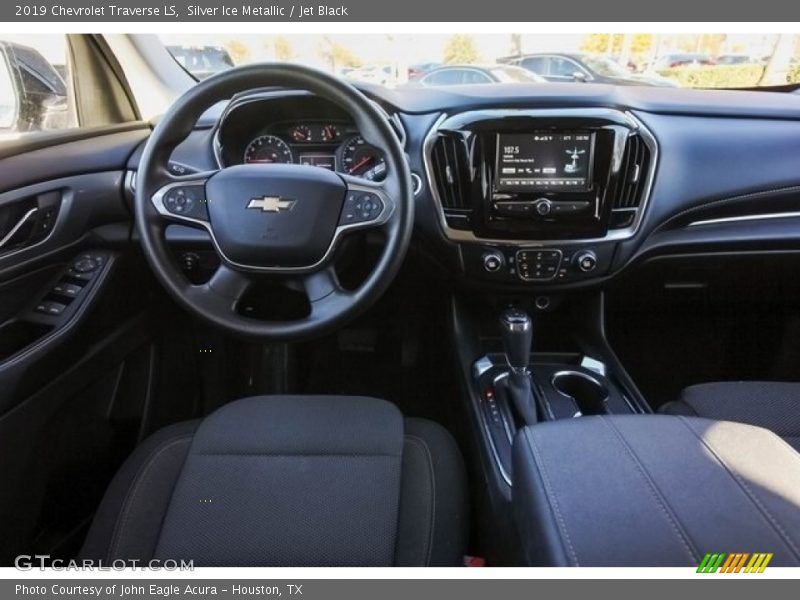 Silver Ice Metallic / Jet Black 2019 Chevrolet Traverse LS
