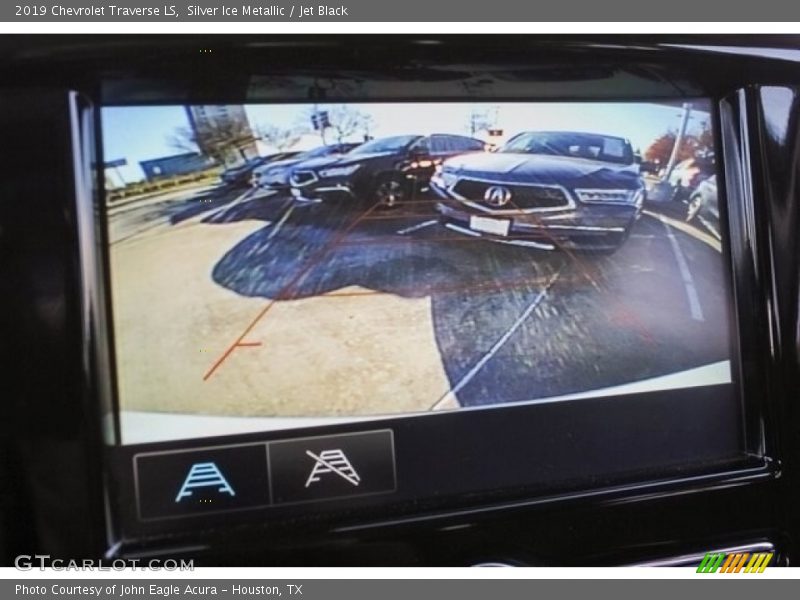 Silver Ice Metallic / Jet Black 2019 Chevrolet Traverse LS