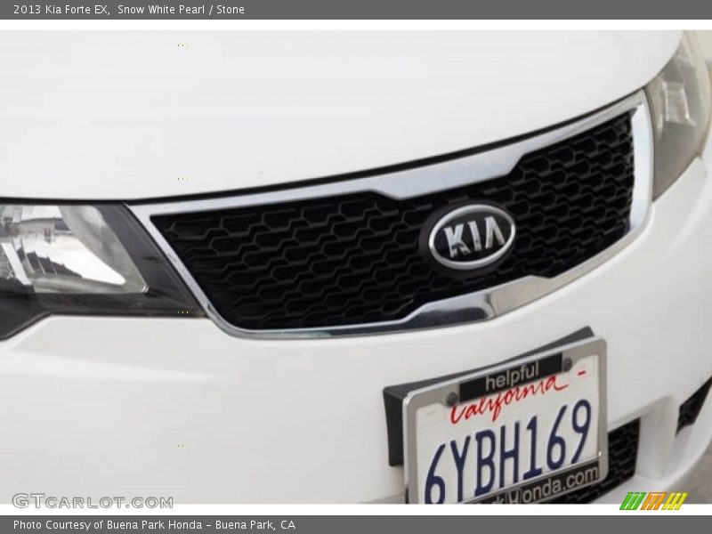 Snow White Pearl / Stone 2013 Kia Forte EX