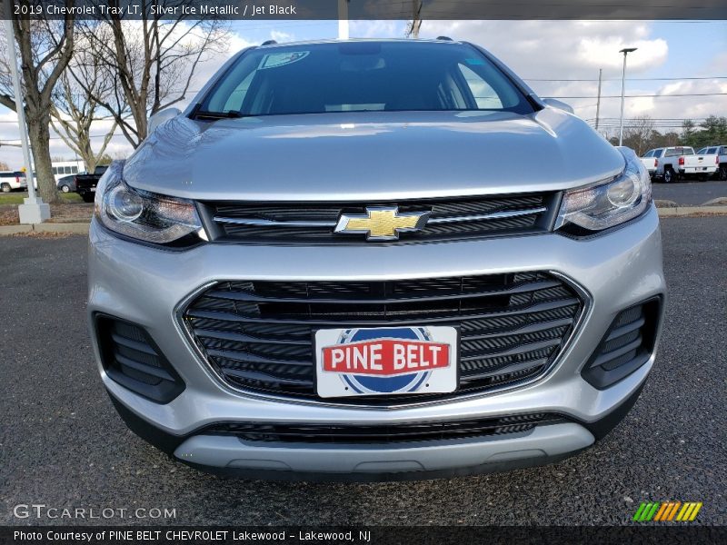 Silver Ice Metallic / Jet Black 2019 Chevrolet Trax LT